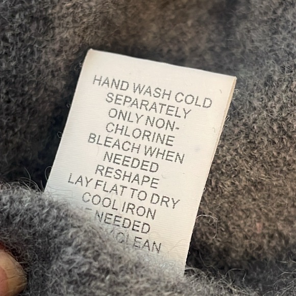 Magnolia Grace gray 100% cashmere open front cardigan size small - Picture 6 of 7